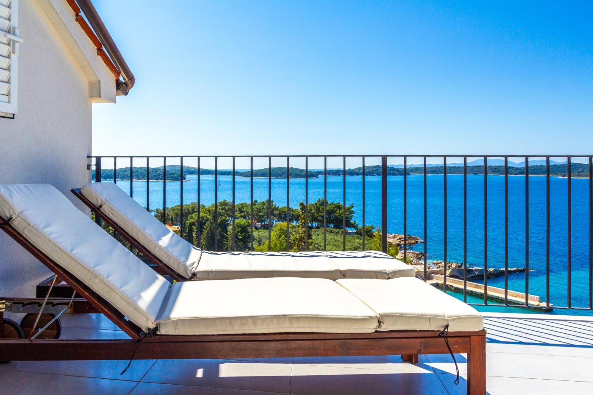 Blue Bay Residence Хвар Екстериор снимка